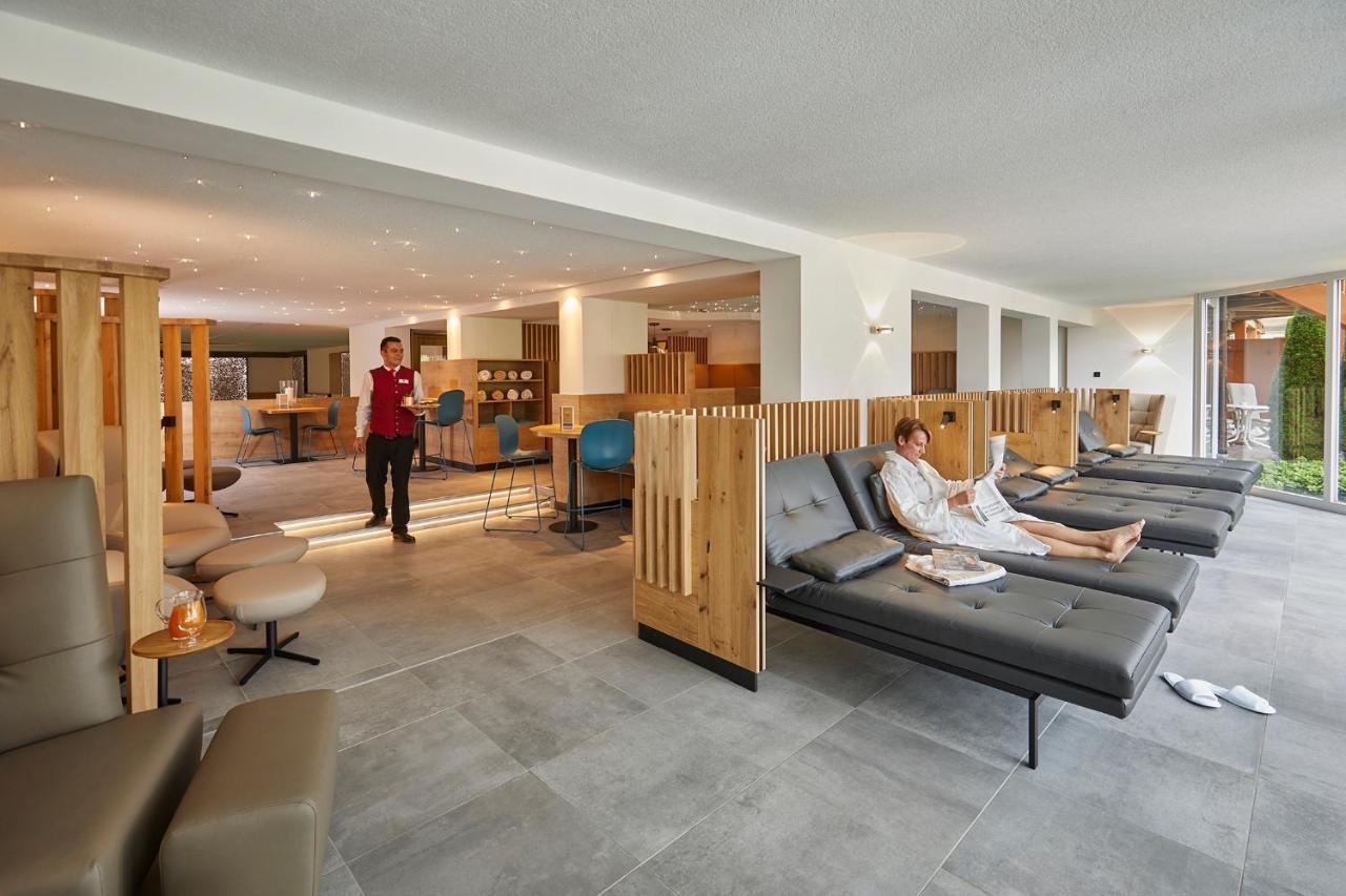 Erfurths Bergfried Ferien & Wellnesshotel ヒンターツァルテン エクステリア 写真